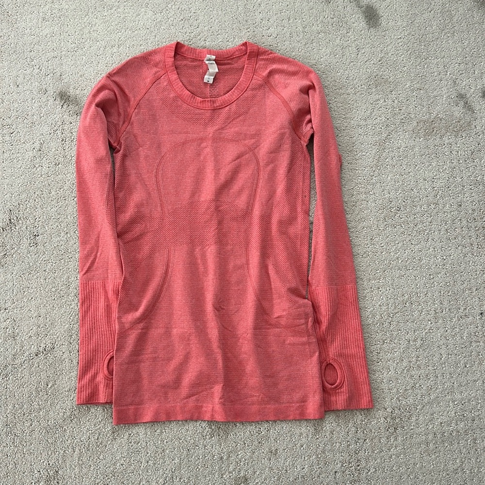 Lululemon athletic top